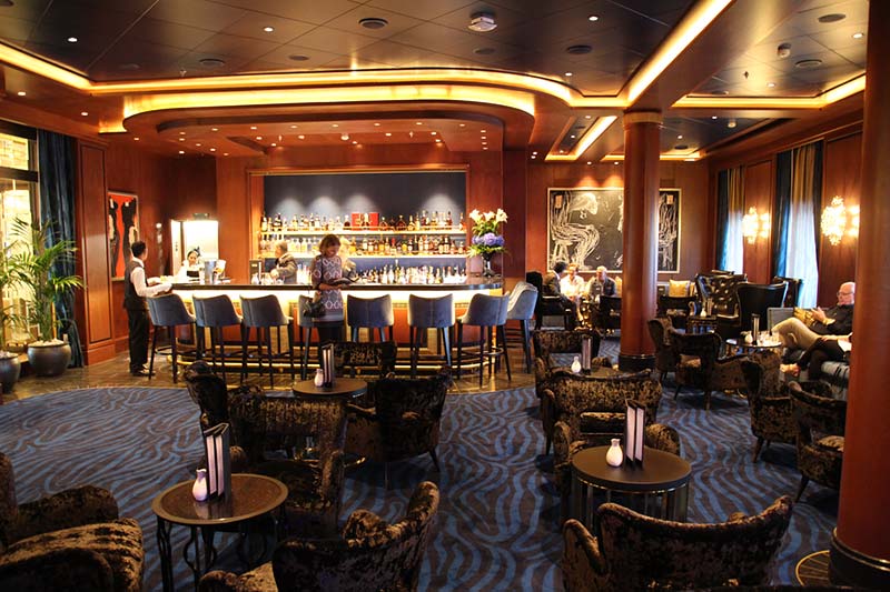 Seven Seas Explorer cocktail bar