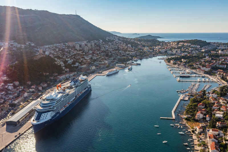 Celebrity Cruises Celebrity Apex in Dubrovnik Kroatie