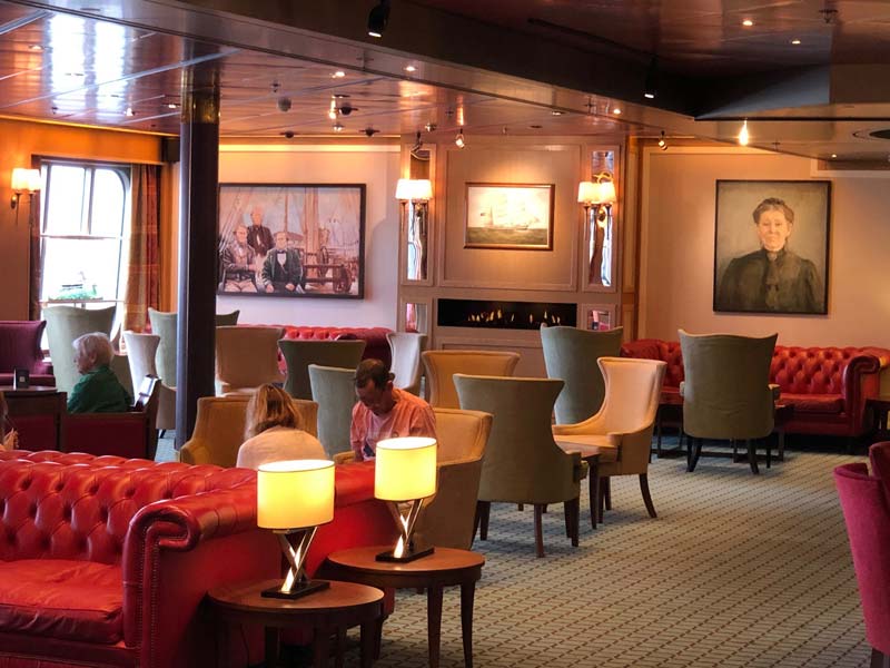 Morning Light Pub aan boord van de Bolette van Fred. Olsen Cruise Lines