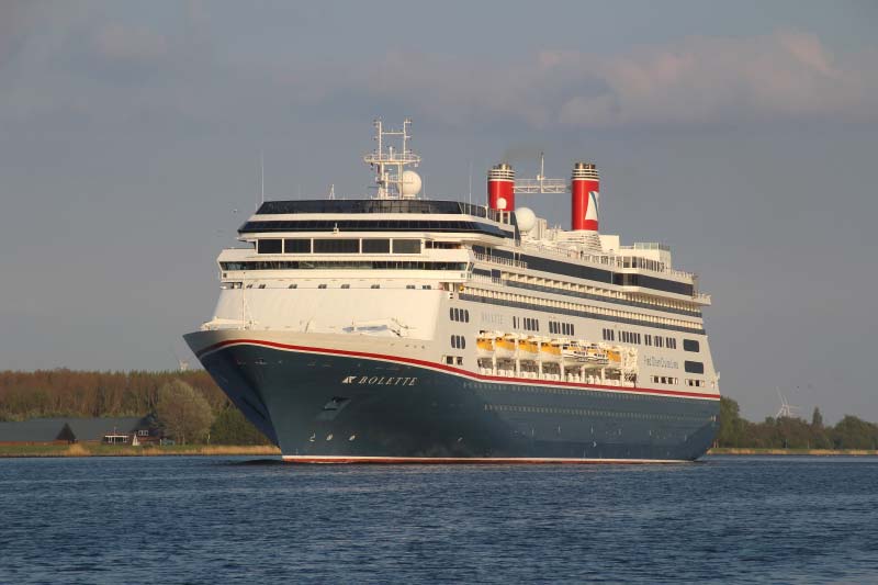 cruiseschip Bolette Fred. Olsen Cruise Lines in het Noordzeekanaal