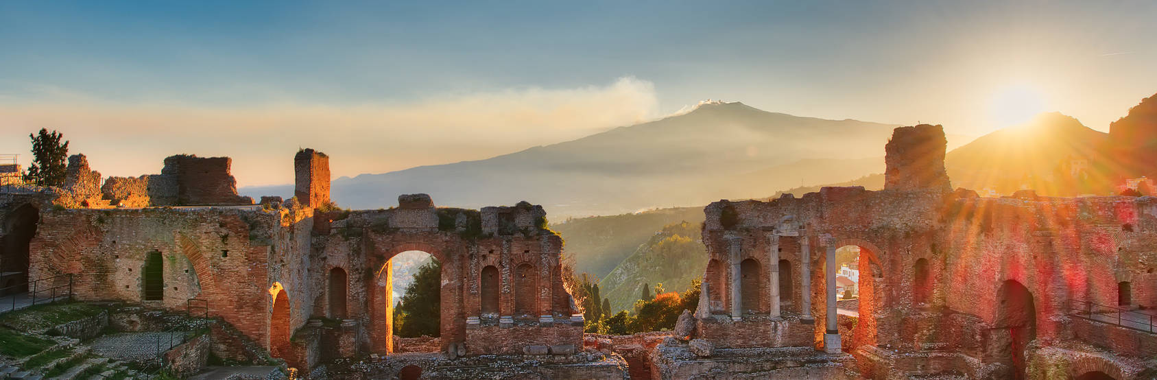 Taormina-Sicilie-Fotolia_141595575_M.jpg