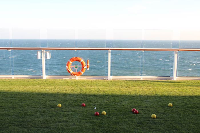 Is het gras groener op de Celebrity Reflection?